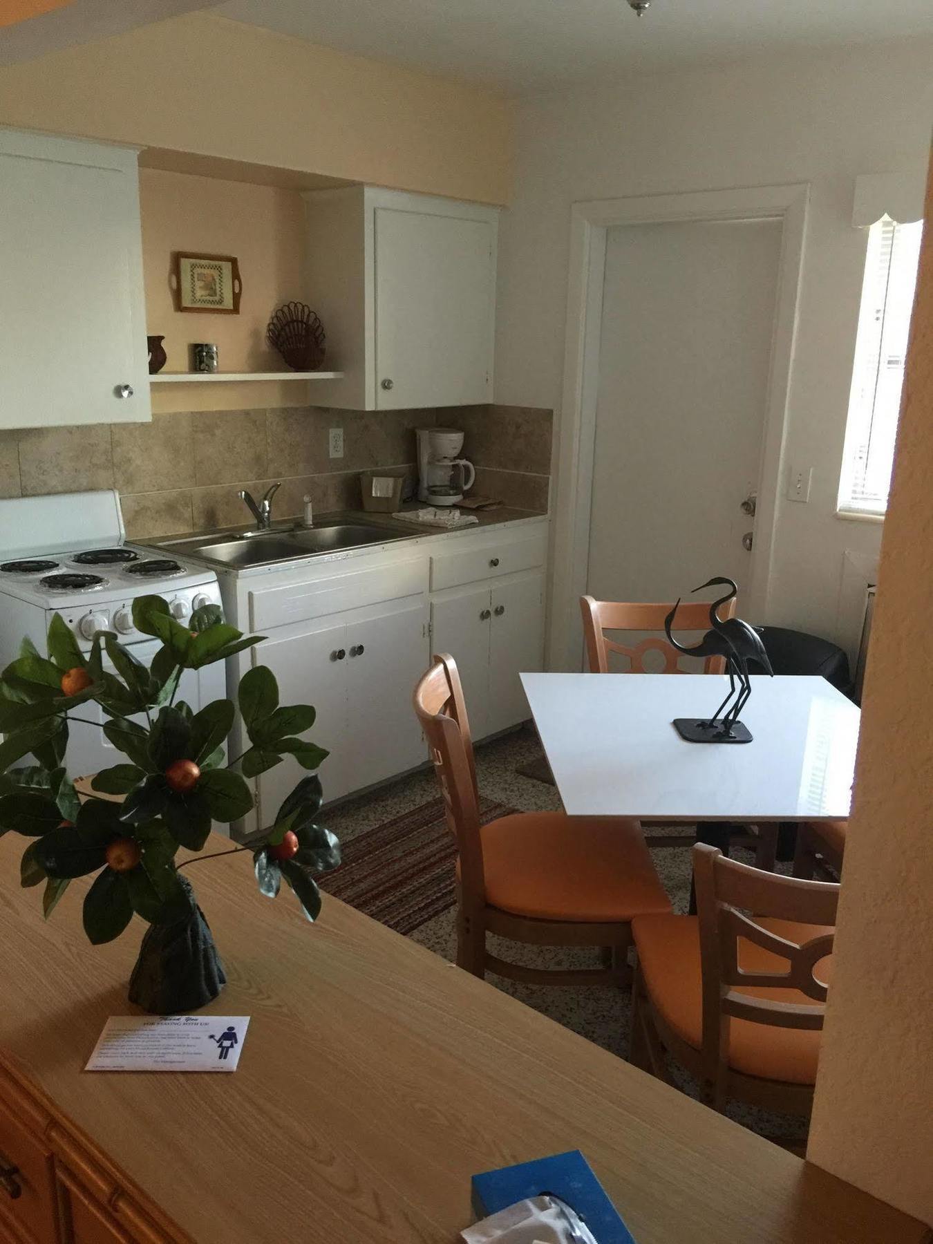Amber Tides Motel 2*
