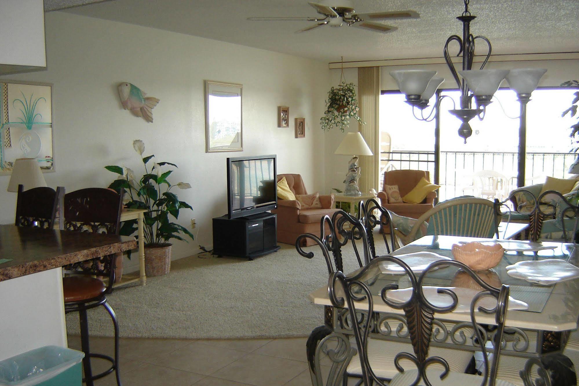 Sea Club #405 Apartment