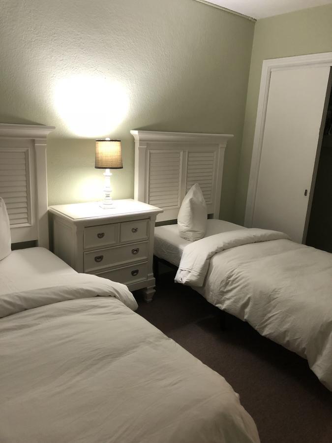 Surf N' Motel