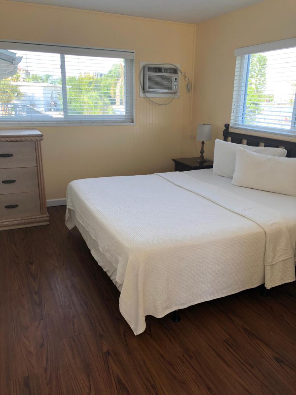 Surf N' Motel Clearwater Beach