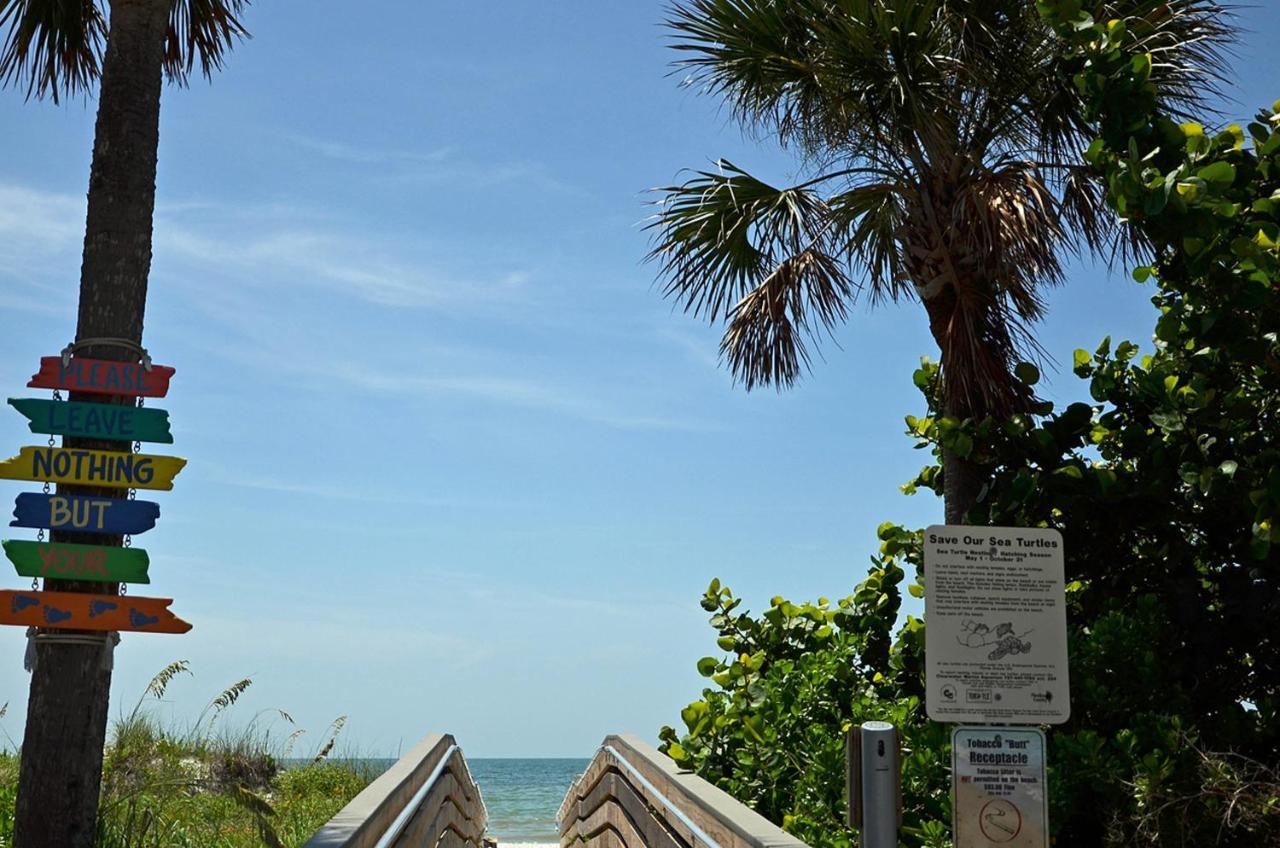 Hidden Paradise - Blue Clearwater Beach