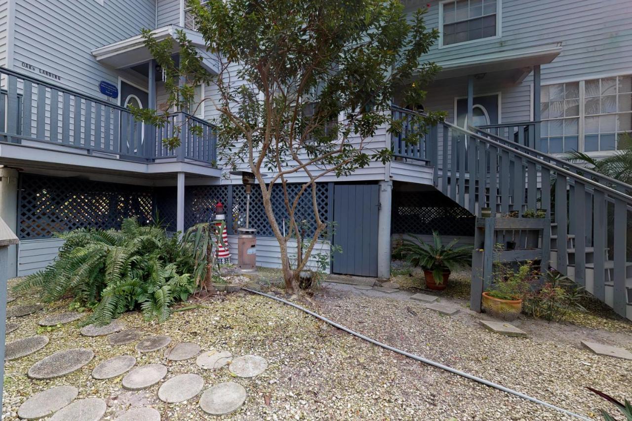 Oaks Landing 4 Apartment *