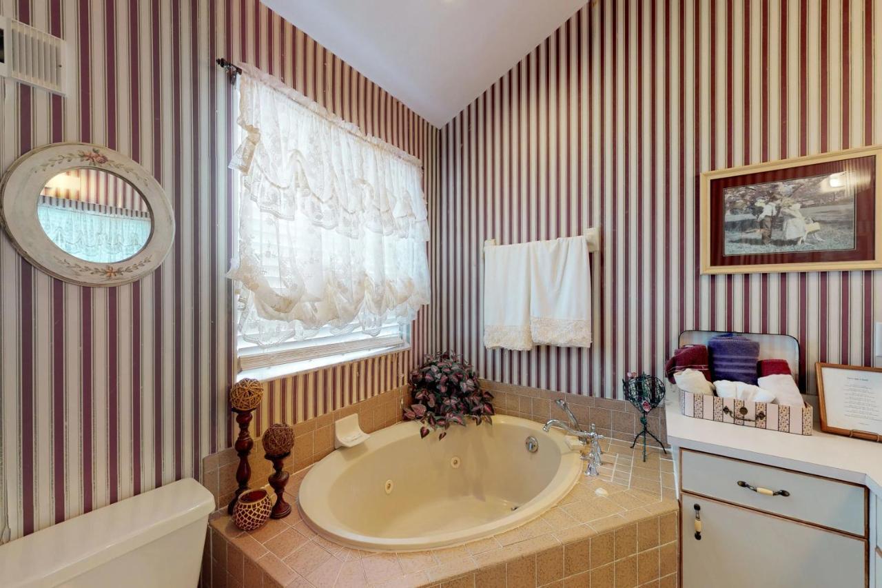 Oaks Landing 4 Apartment Clearwater Beach