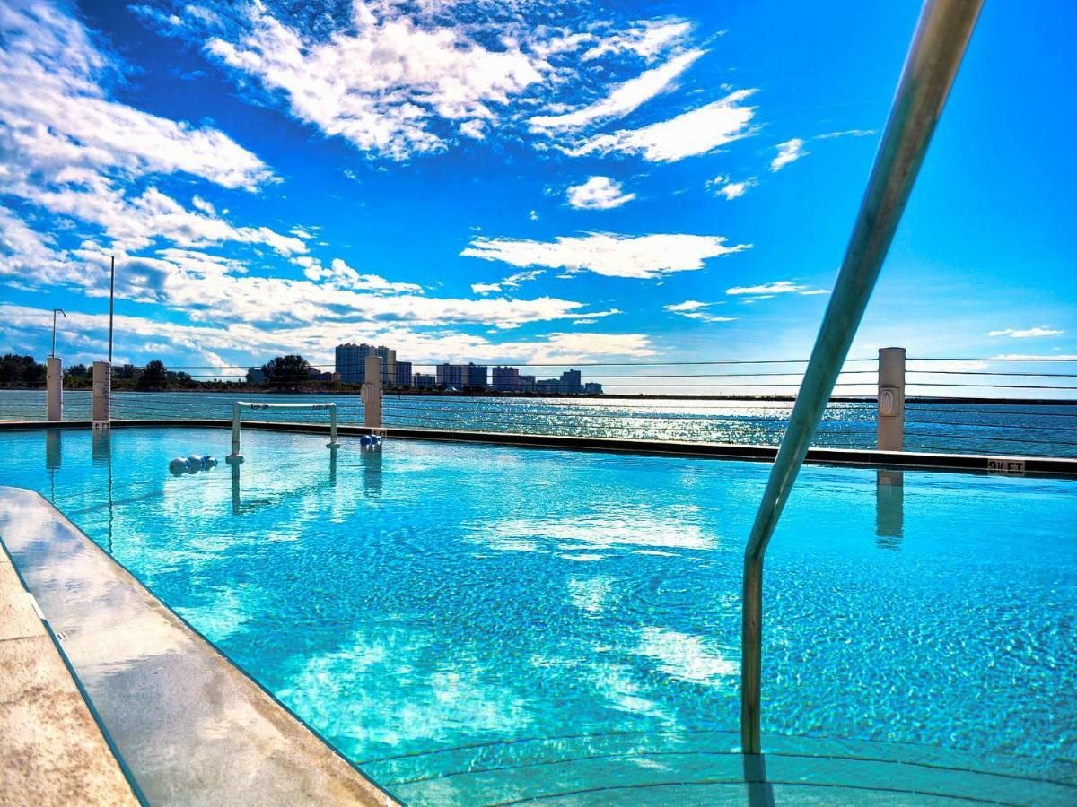 Apartment 440 West 607n 6th Floor 440 West With Stunning Water View. 23148 *