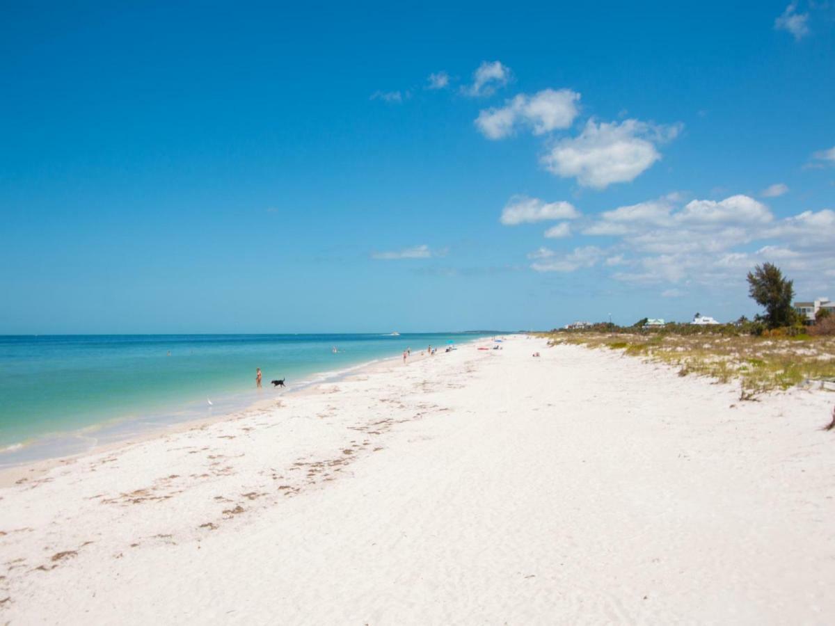 Belle Harbor 701w Luxury With Panoramic Water View. 23088 Apartment