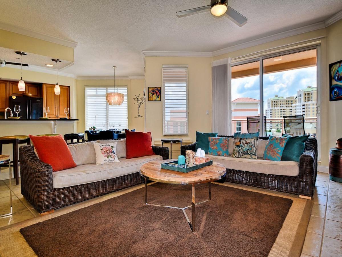 Belle Harbor 701w Luxury With Panoramic Water View. 23088