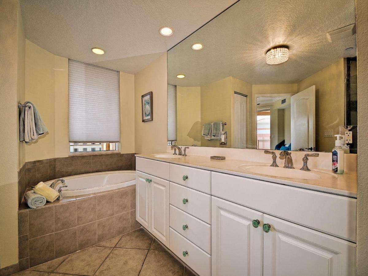 Apartment Belle Harbor 701w Luxury With Panoramic Water View. 23088 *