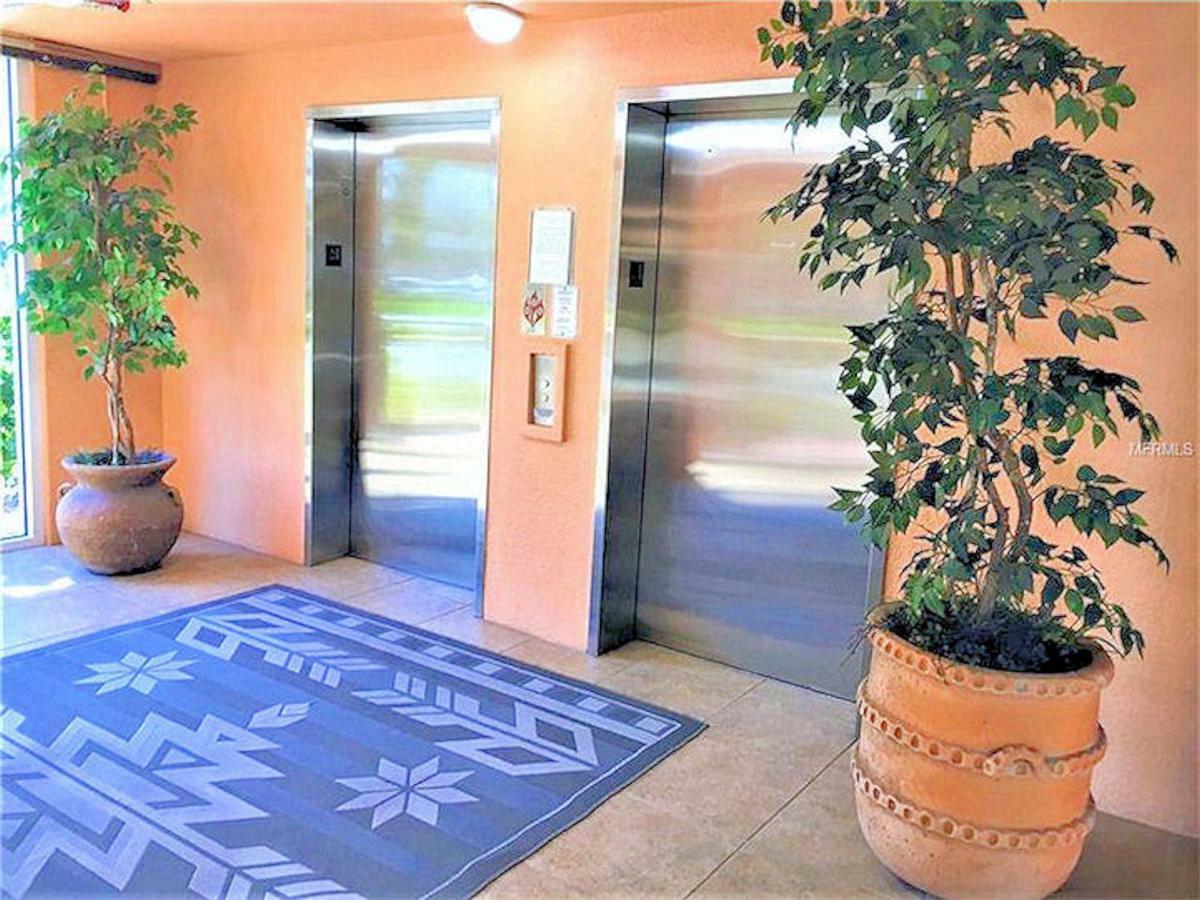 Luxury 5 Star Water Front 3 Beds 2 Bath Pool Hot-tub And Views Clearwater Beach