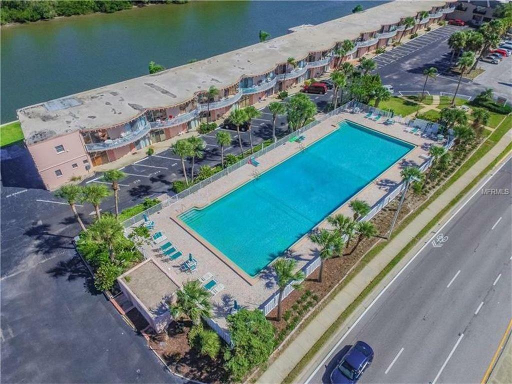 Apartment Beach Getaway Ii At Belleview, Indian Shores, Fl *