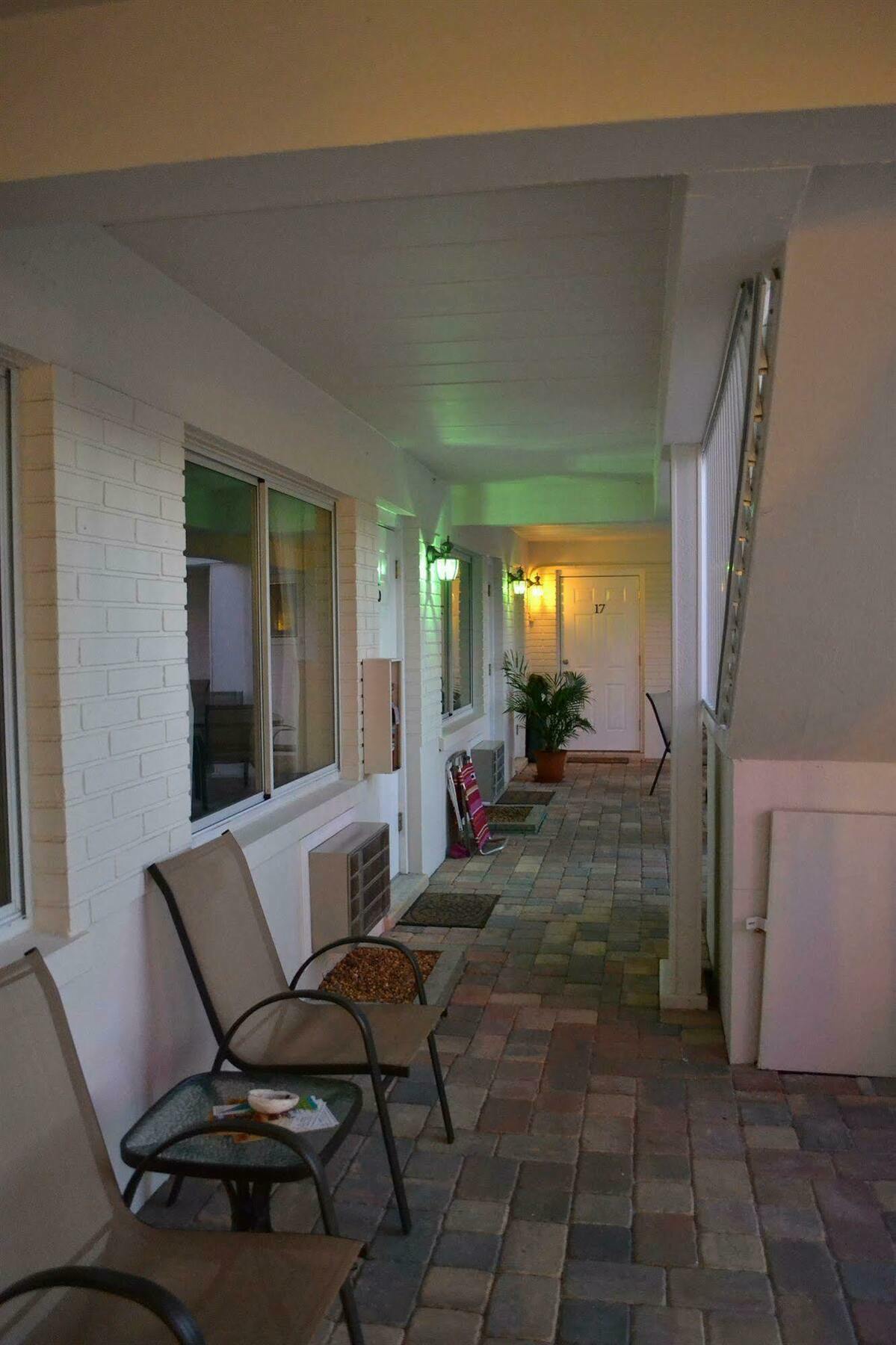 Sta N Pla Motel