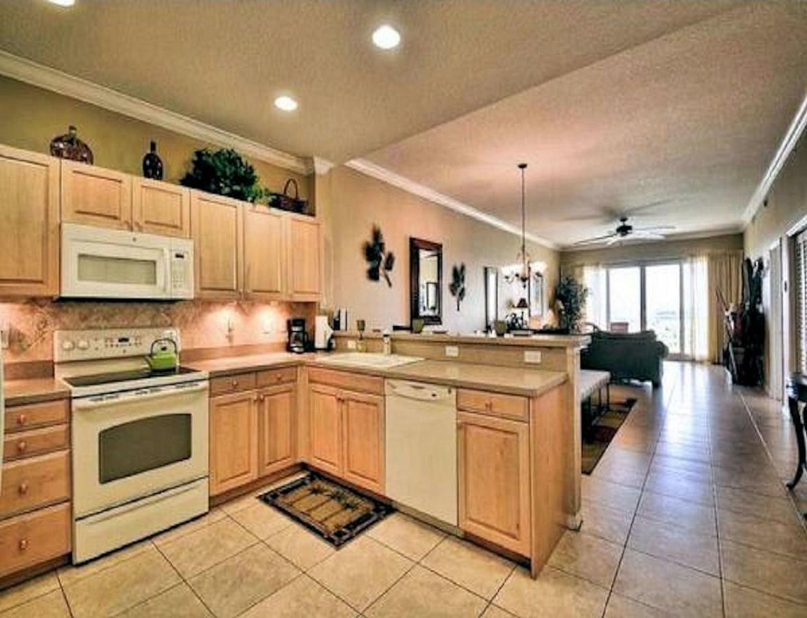 Luxury 5 Star Water Front 3 Beds 2 Bath Pool Hot-tub And Views Apartment *