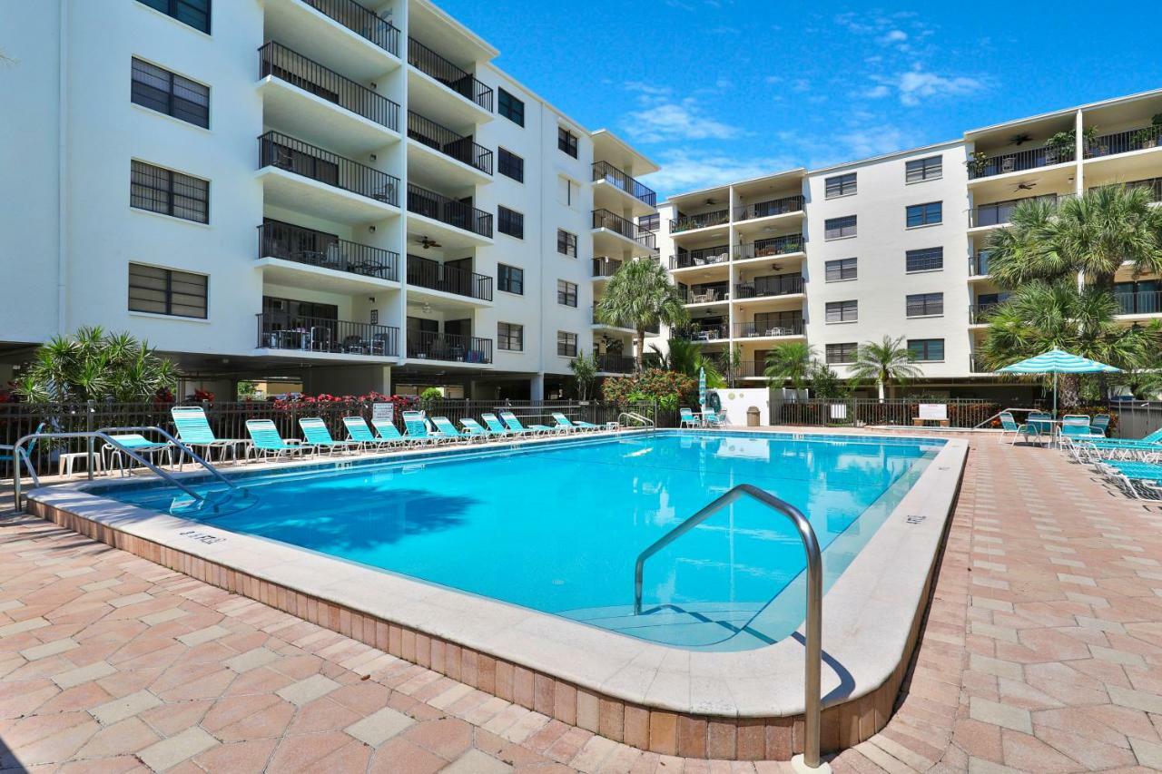 Golden Shores 603 Apartment