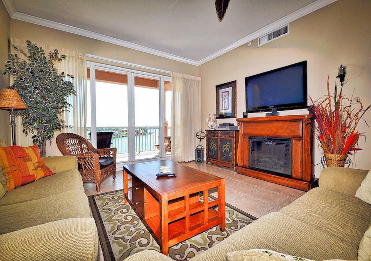 Apartment Luxury 5 Star Water Front 3 Beds 2 Bath Pool Hot-tub And Views *
