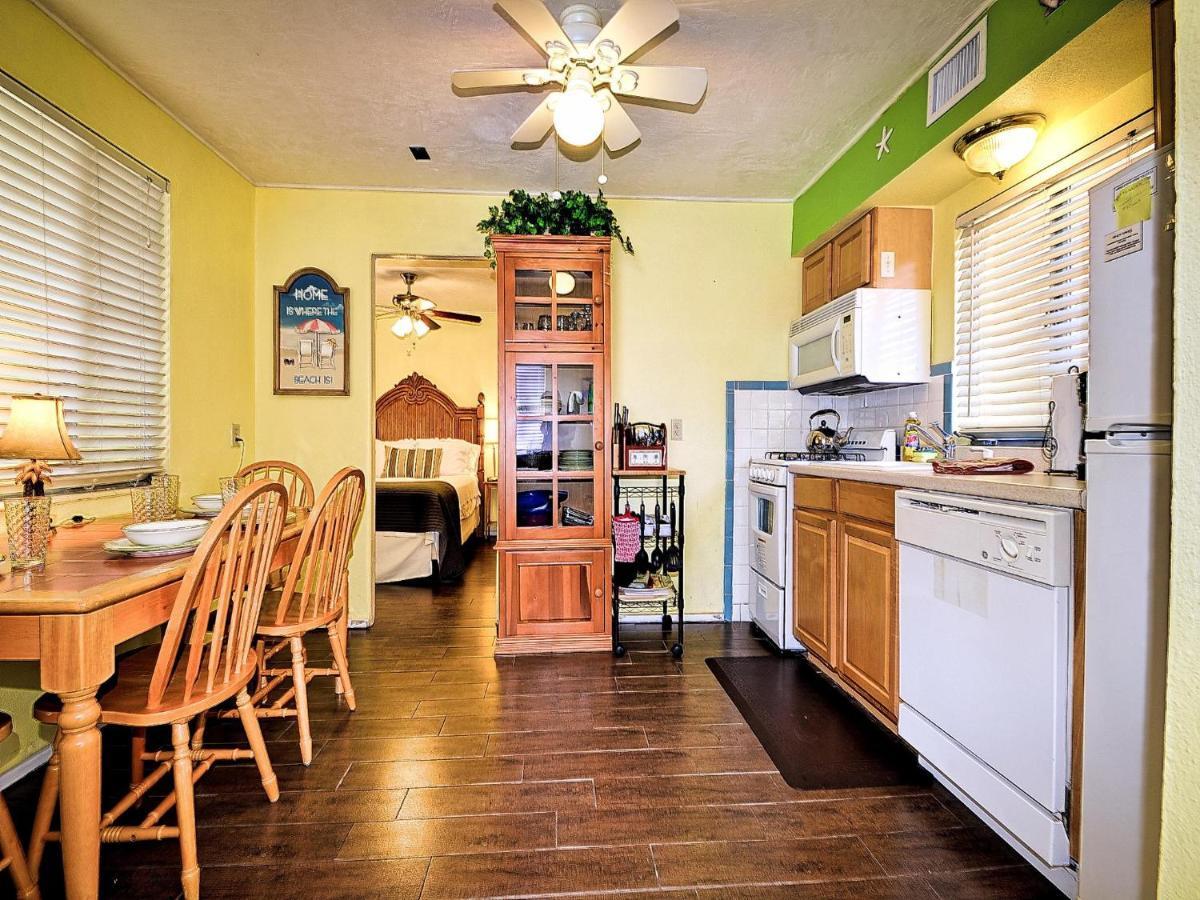 Palm Place 1 - Sabal Palm Getaway 624 Clearwater Beach