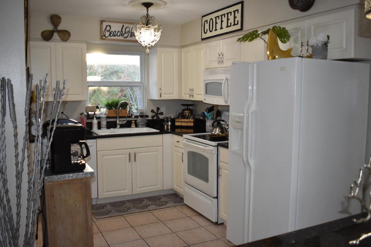 Bay Beach Bungalow *