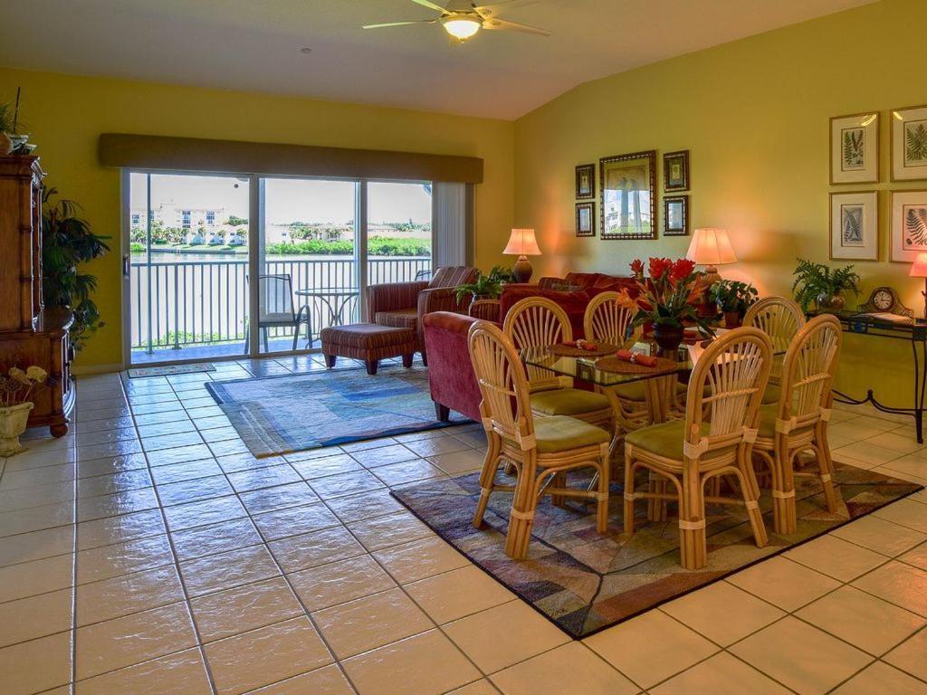 Gulf Retreat 2: Magnificent Water Views, Steps To Beach, None Cleaner, None Nicer! * Clearwater Beach