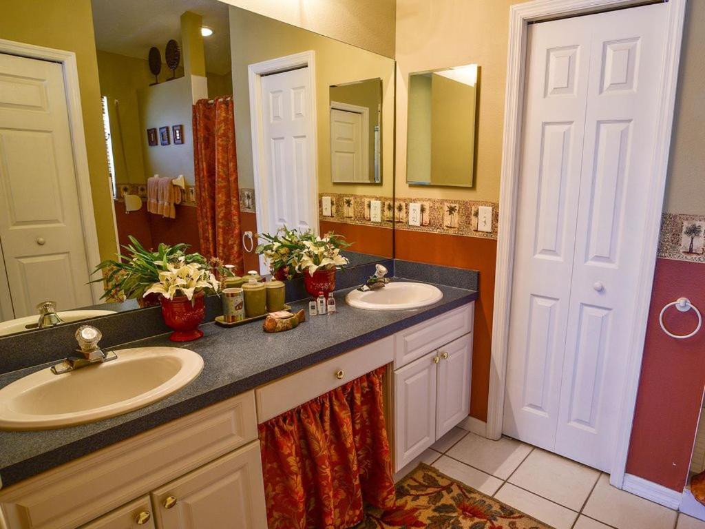 Gulf Retreat 2: Magnificent Water Views, Steps To Beach, None Cleaner, None Nicer! Apartment Clearwater Beach