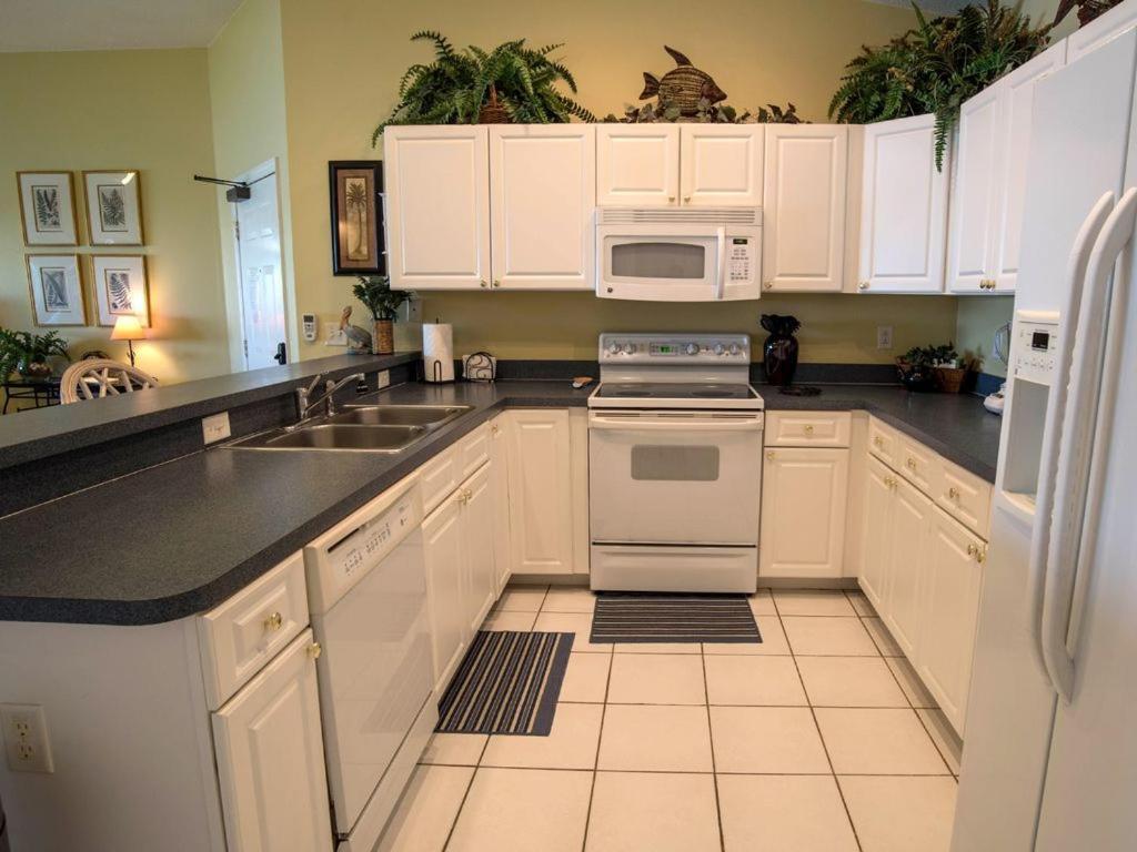 Gulf Retreat 2: Magnificent Water Views, Steps To Beach, None Cleaner, None Nicer! *