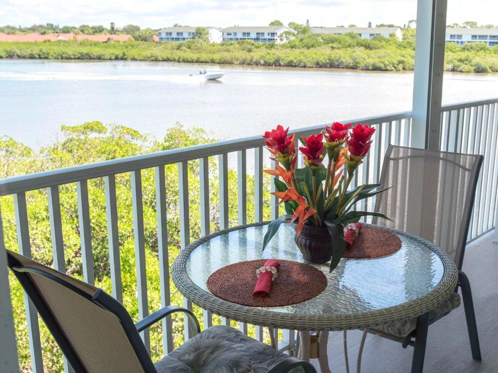 Apartment Gulf Retreat 2: Magnificent Water Views, Steps To Beach, None Cleaner, None Nicer!