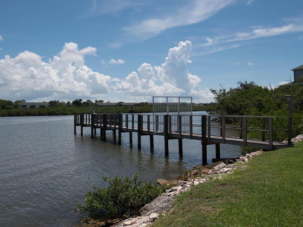 Gulf Retreat 2: Magnificent Water Views, Steps To Beach, None Cleaner, None Nicer! Apartment *