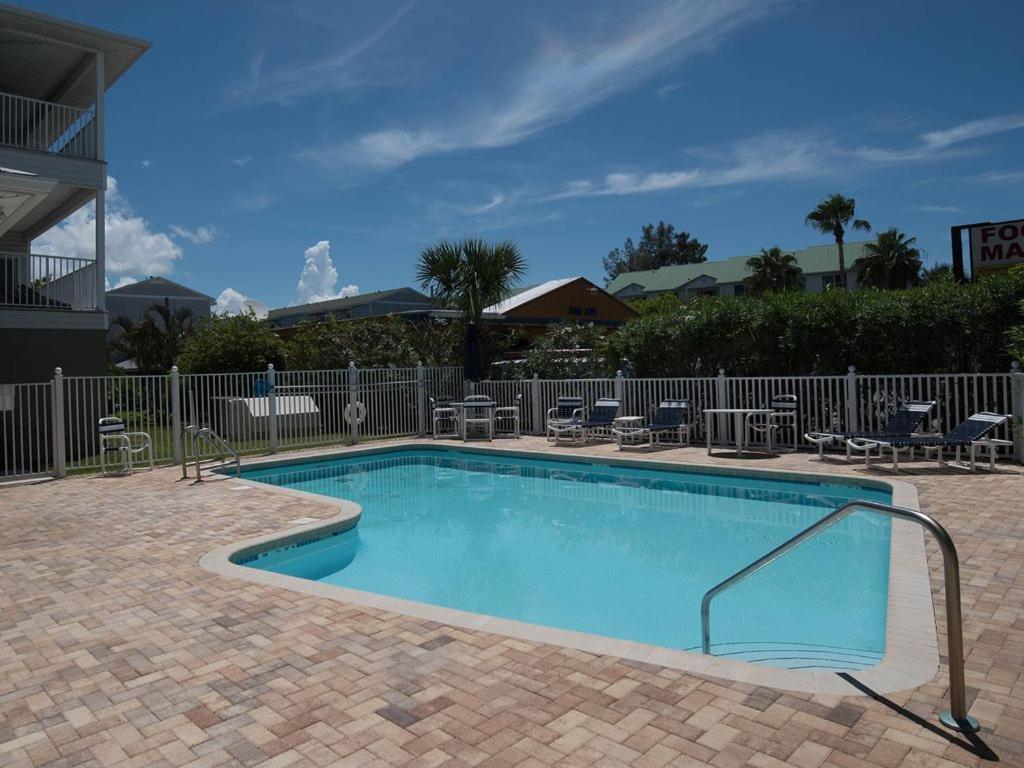 Gulf Retreat 2: Magnificent Water Views, Steps To Beach, None Cleaner, None Nicer! Apartment Clearwater Beach