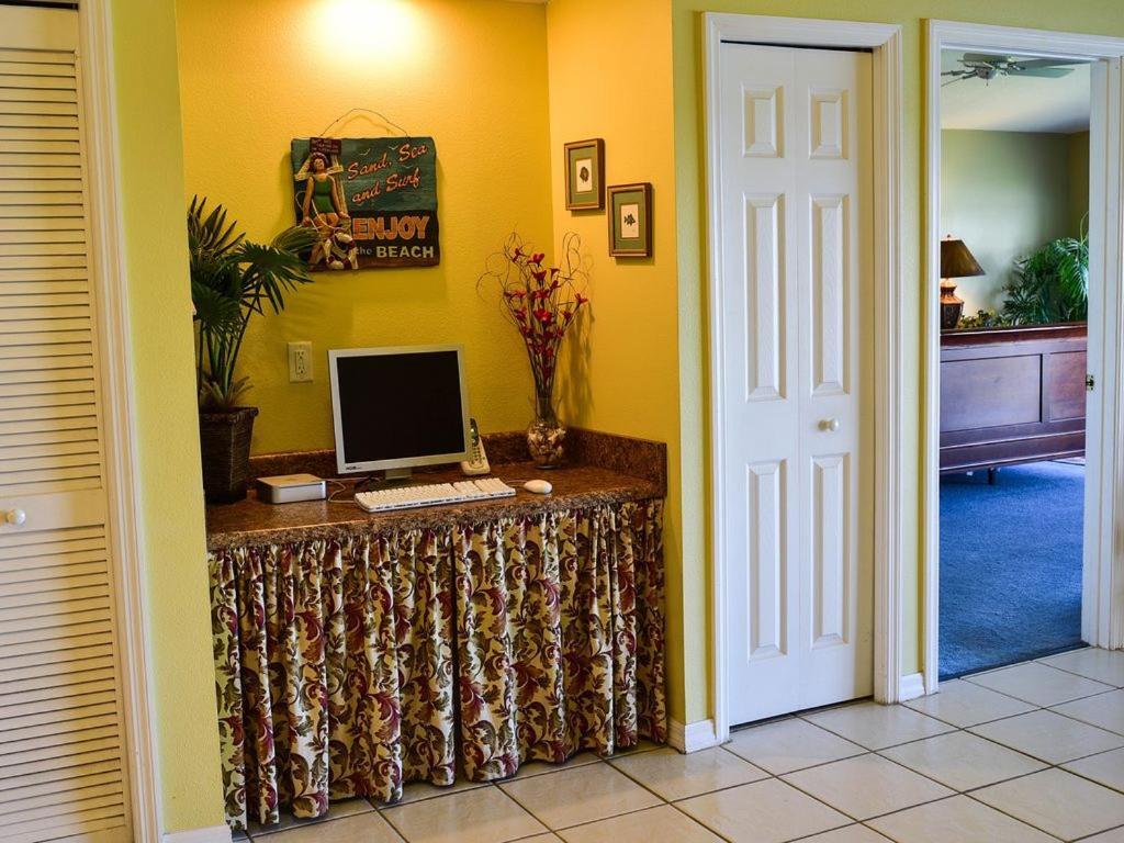Apartment Gulf Retreat 2: Magnificent Water Views, Steps To Beach, None Cleaner, None Nicer!