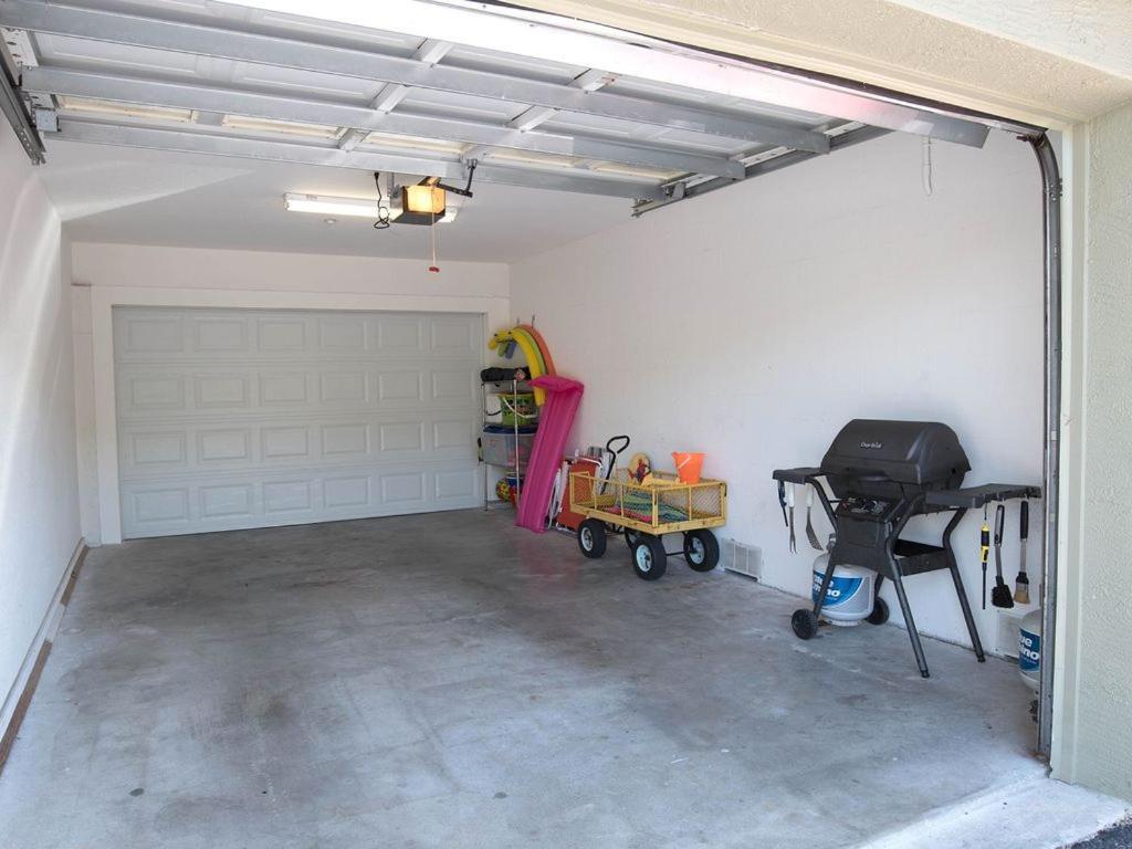 Gulf Retreat 2: Magnificent Water Views, Steps To Beach, None Cleaner, None Nicer! Apartment