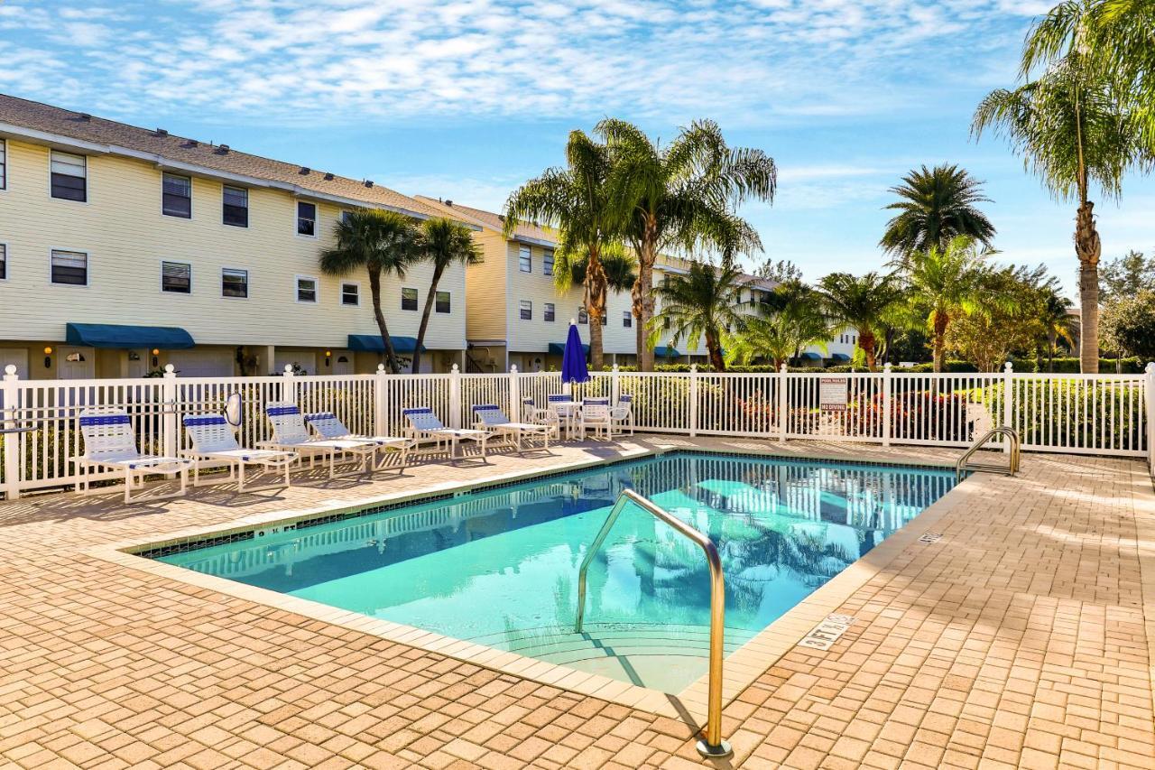 Captain Coves #102 Apartment Clearwater Beach