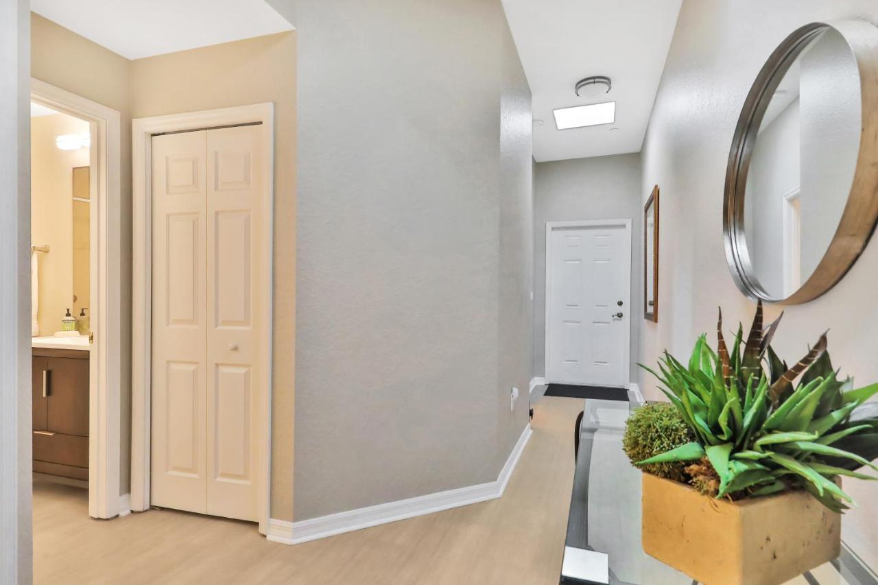 Apartment Oceanside 404