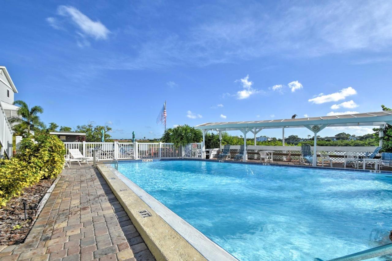 Holiday home Indian Shores Townhome With Pool Access And Kayaks!
