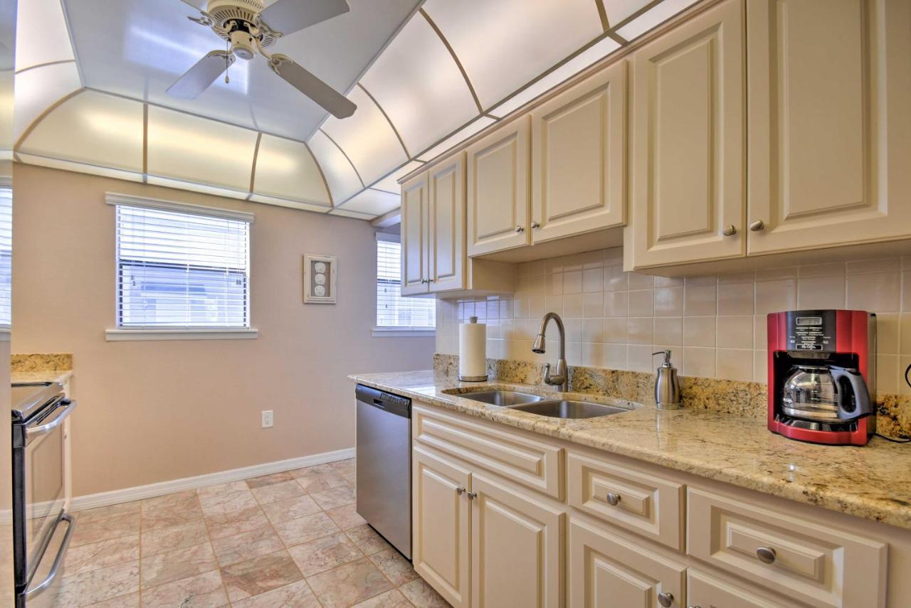 Holiday home Indian Shores Townhome With Pool Access And Kayaks!
