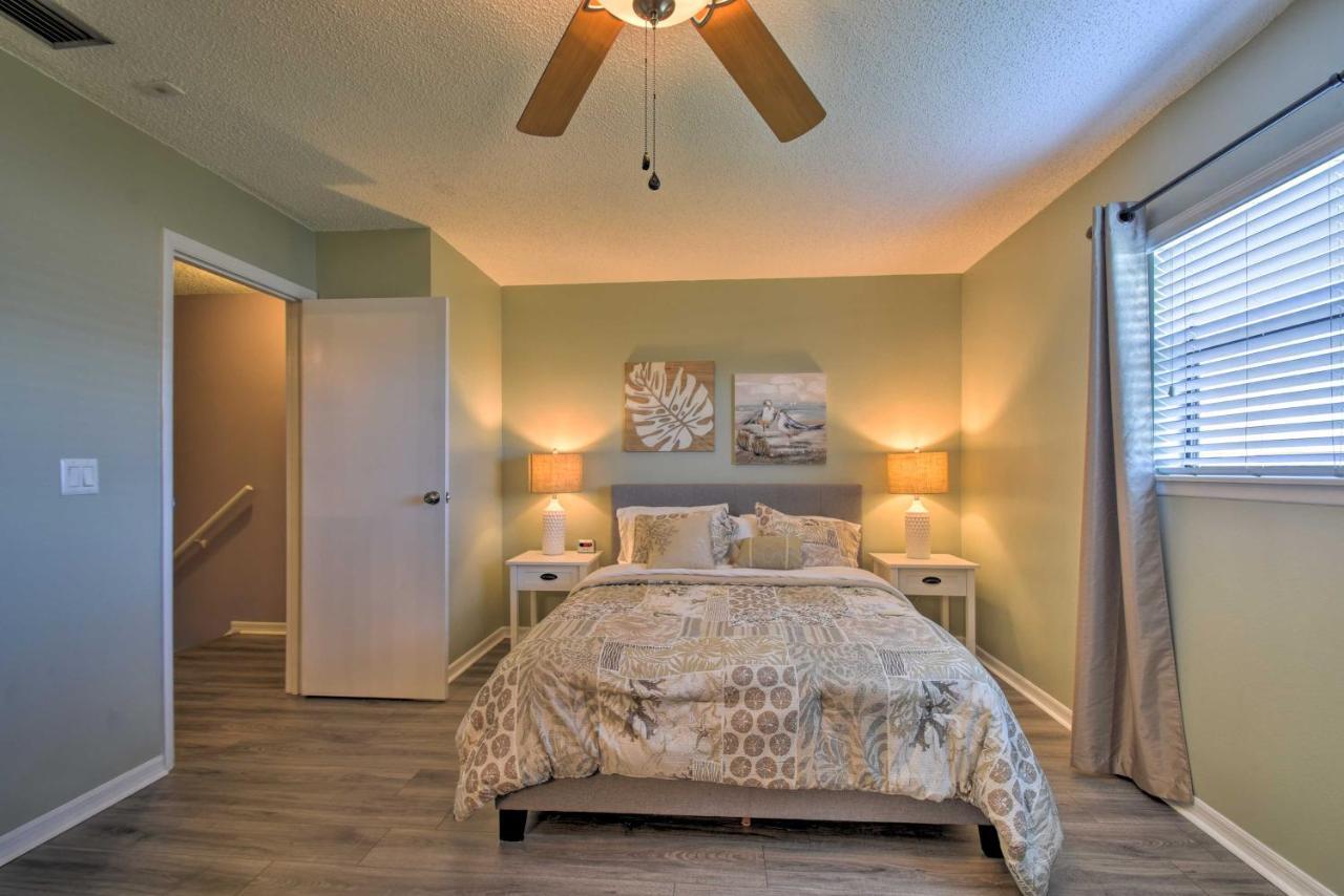 Indian Shores Townhome With Pool Access And Kayaks! Holiday home Clearwater Beach