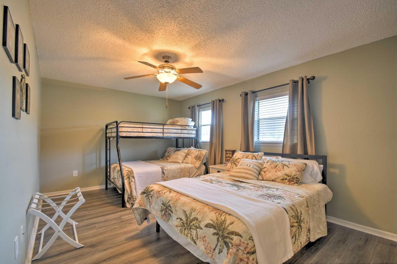 Indian Shores Townhome With Pool Access And Kayaks!