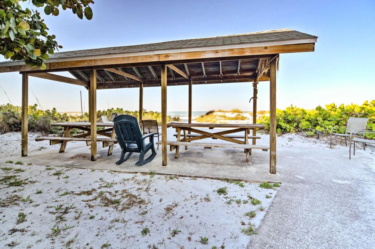 Indian Shores With - Steps To Beach! Holiday home