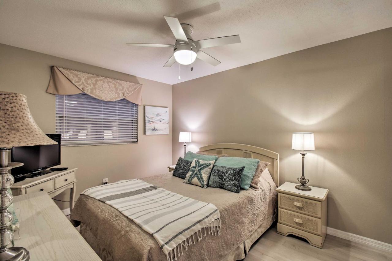 Indian Shores With 2 Balconies And Pool Access! * Clearwater Beach
