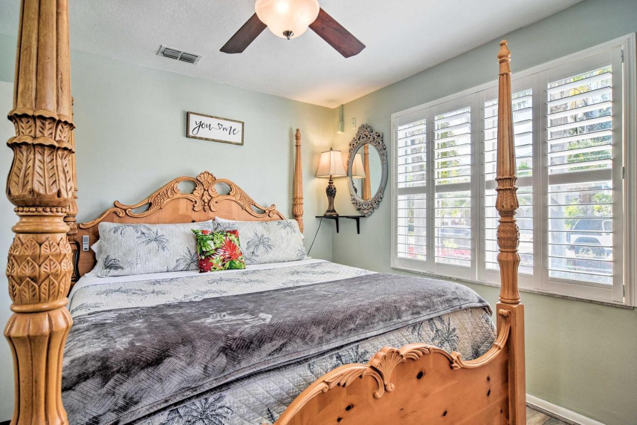 Holiday home Bayside Pad With Pool Access And Dock Half Mi To Clearwater Beach