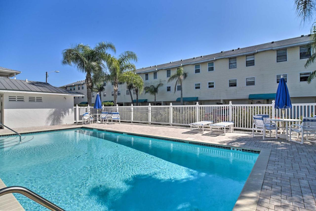 Apartment With Stunning Water Views And Large Balcony! Clearwater Beach
