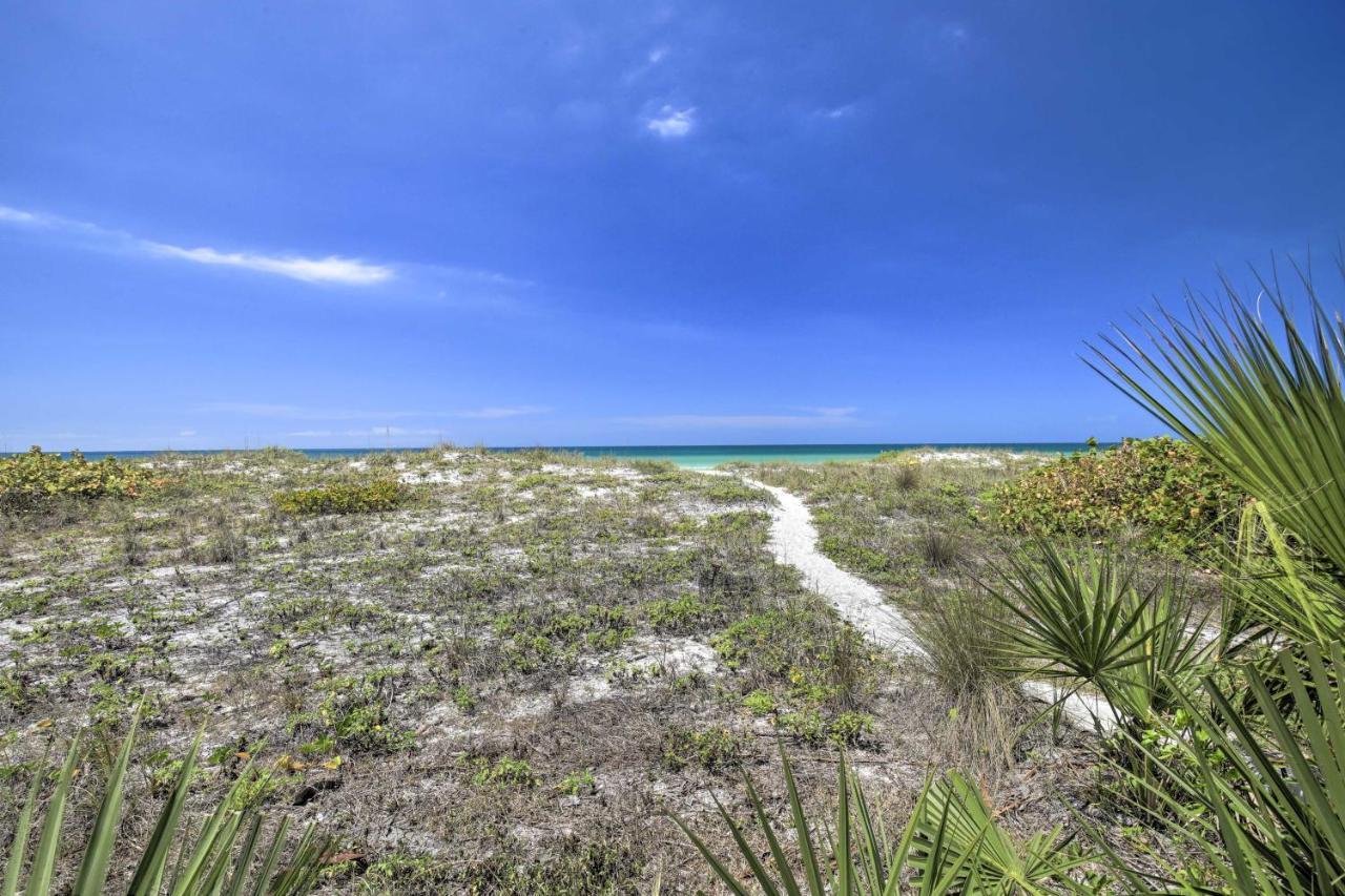 Updated Near Ideal Walkable Location! Apartment Clearwater Beach