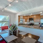 Bay Shores Yacht & Tennis 208, 2 Bedrooms, Sleeps 6, Heated Pool, Spa, Bay View