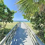 Steps From The Beach, Renovated 1Bd 1 Bth