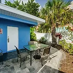 Frenchy\'S Cottage 480