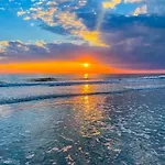 Sunny Shores Retreat 6