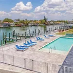 Luxury Waterfront Penthouse With Amenities And Services