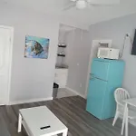 Tropical Sky Ranch Motel
