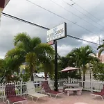 Silver Sands Motel