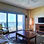 Regatta Beach Club C713