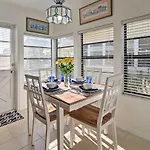 Indian Shores Cottage With Cabana - Steps To Beach!