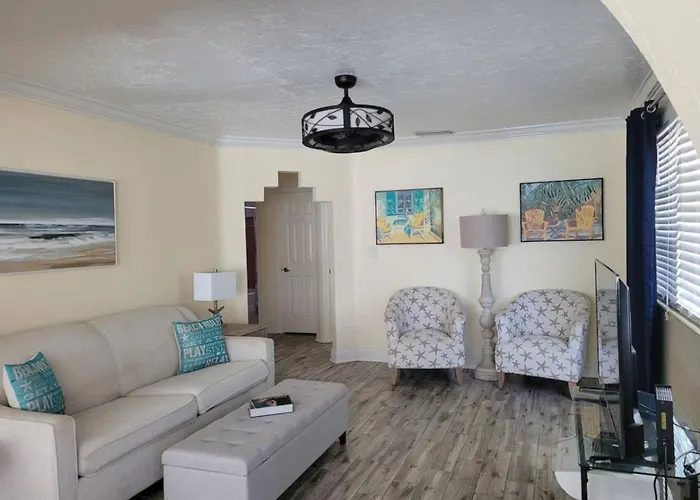 236E Beautiful Bungalow That Sleeps 6