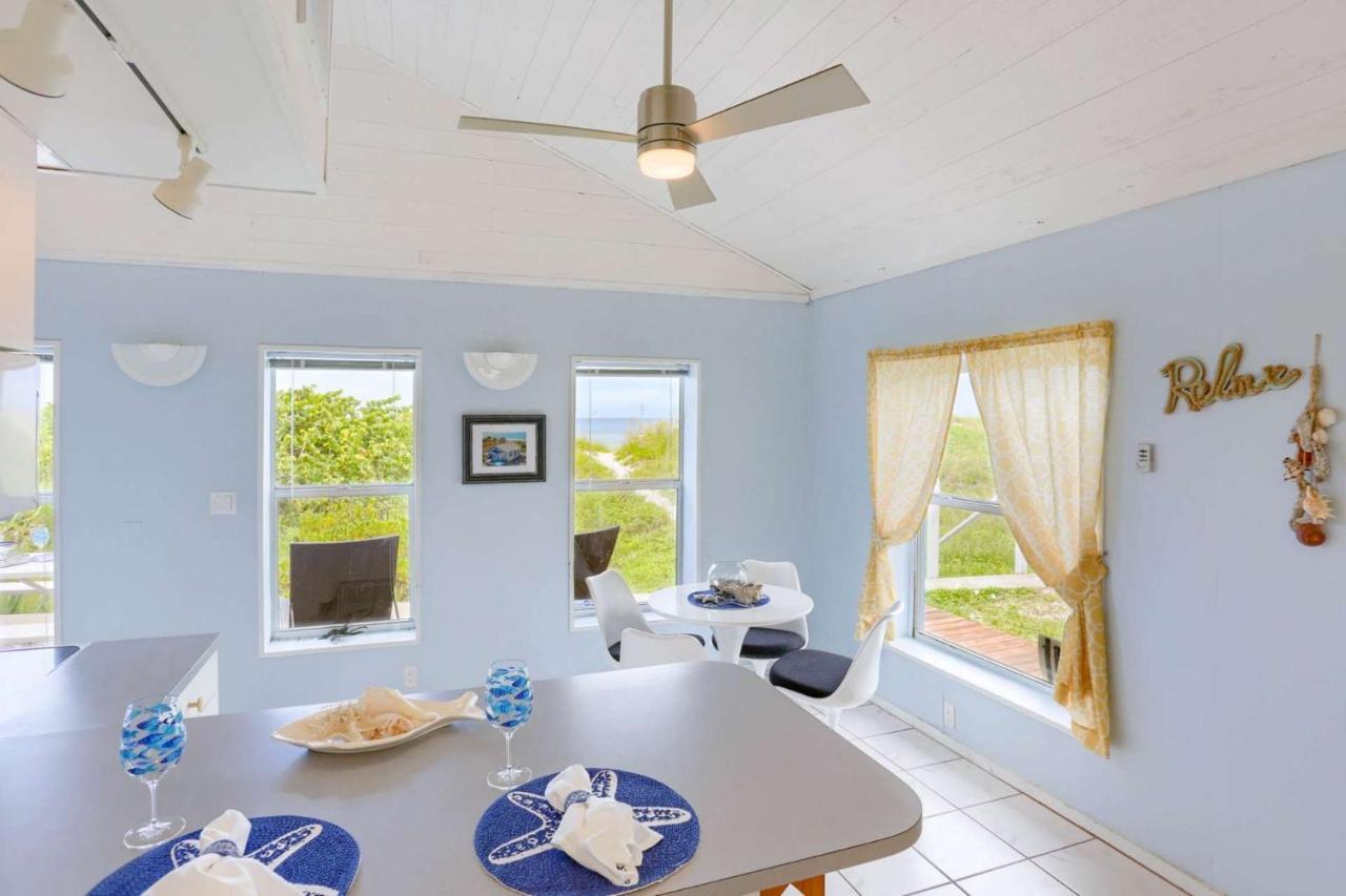Holiday home Binnie's Beachfront