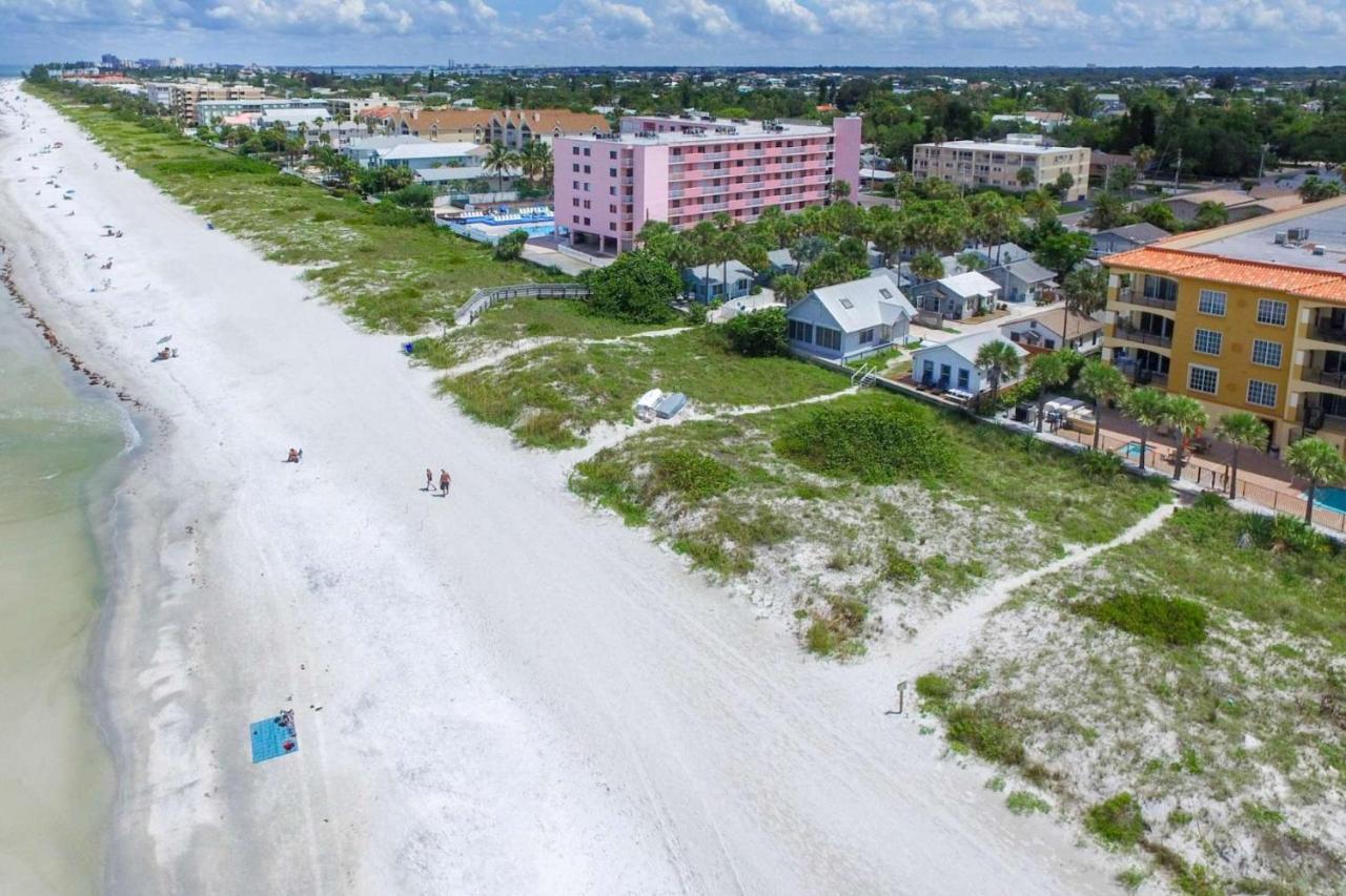 Holiday home Binnie's Beachfront Clearwater Beach